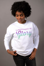 Lade das Bild in den Galerie-Viewer, Surrounded By Glory Sweater Weiss
