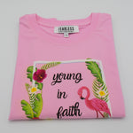 Lade das Bild in den Galerie-Viewer, Young in Faith T-Shirt Rosa
